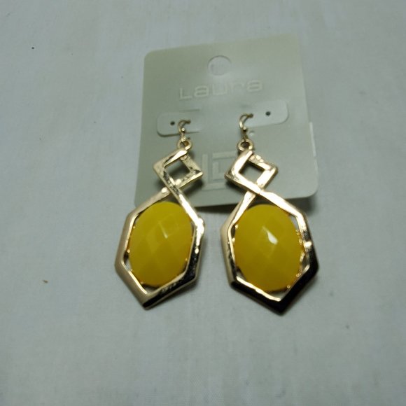 2 for $21 Laura Canada gold with yellow crystal drop earring - Picture 3 of 3